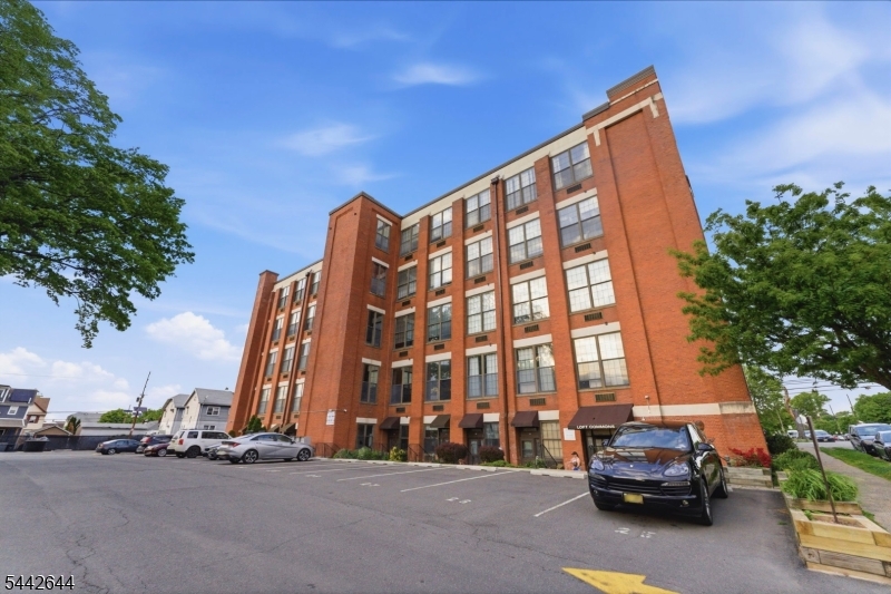 366-382 Trenton Ave 2F