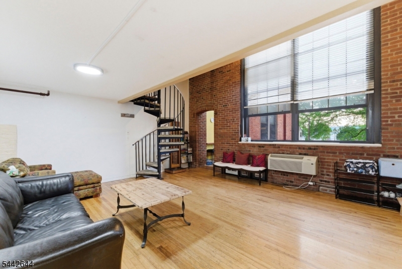 366-382 Trenton Ave 2F