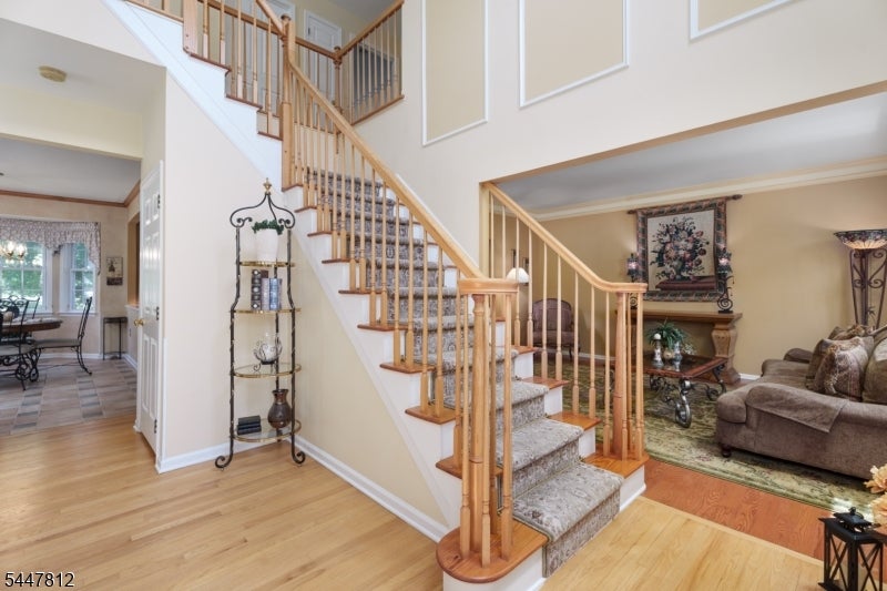 4 Muirhead Ct