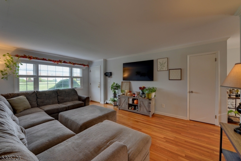 666 Bloomfield Ave 7