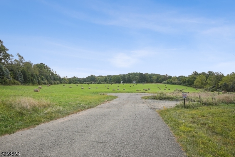 5 Sutton Ct