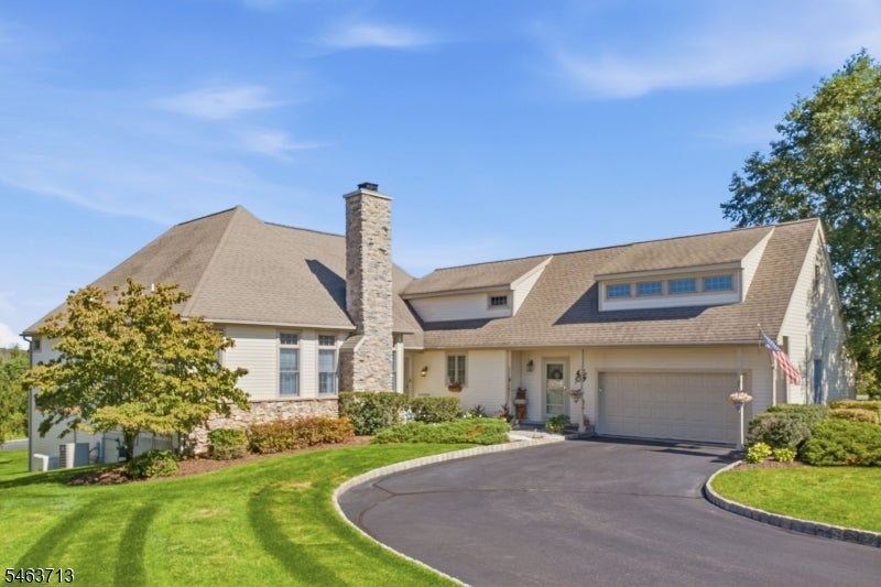 2 Troon Dr