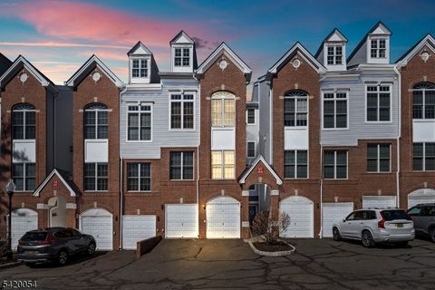 9 Goffle Brook Ct Hawthorne Boro NJ 07506