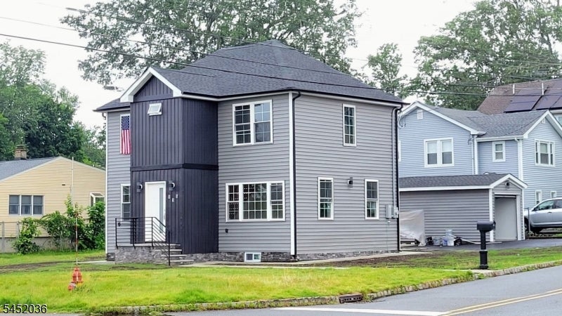 135 Lake Shore Dr
