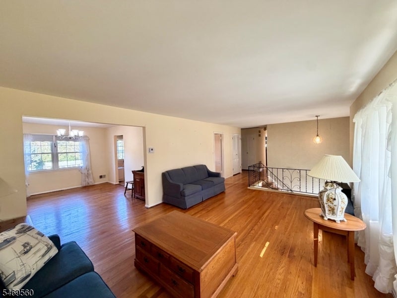 41 Mohawk Dr