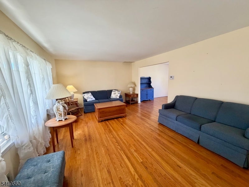 41 Mohawk Dr