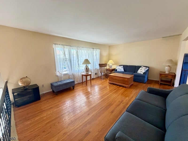41 Mohawk Dr