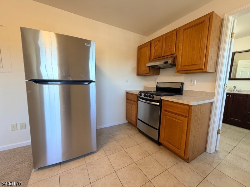 200 Woodport Rd