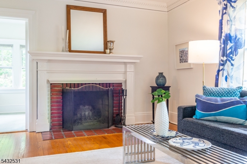 33 Prescott Ave