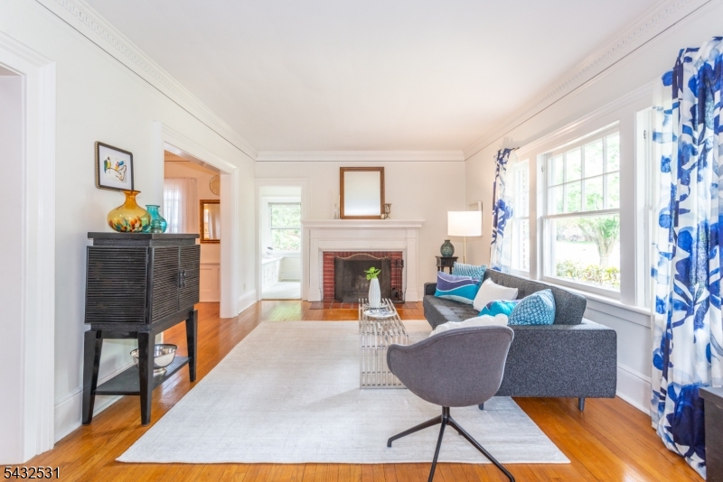 33 Prescott Ave