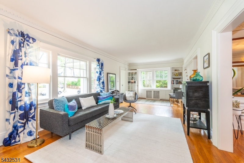 33 Prescott Ave