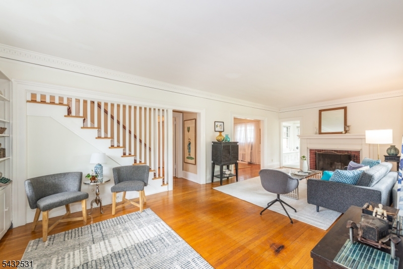 33 Prescott Ave