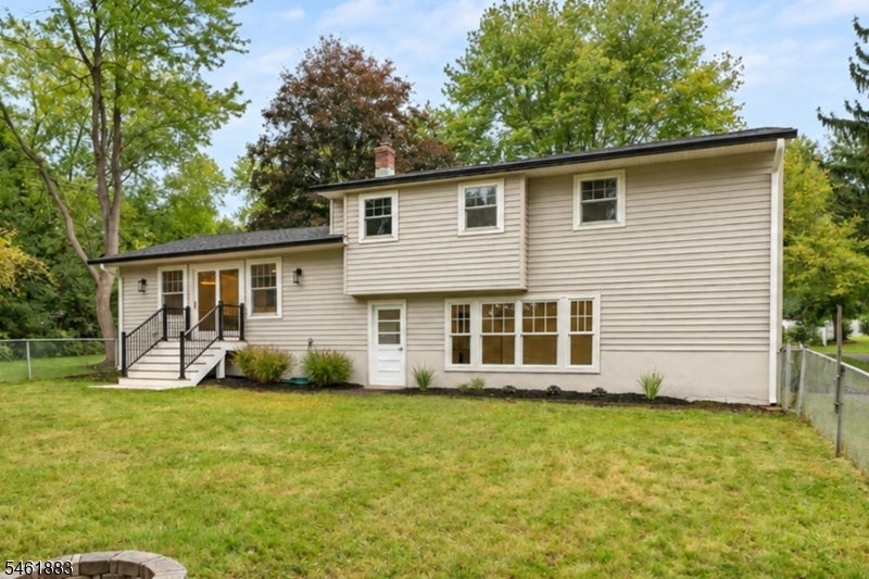 157 Circle Dr