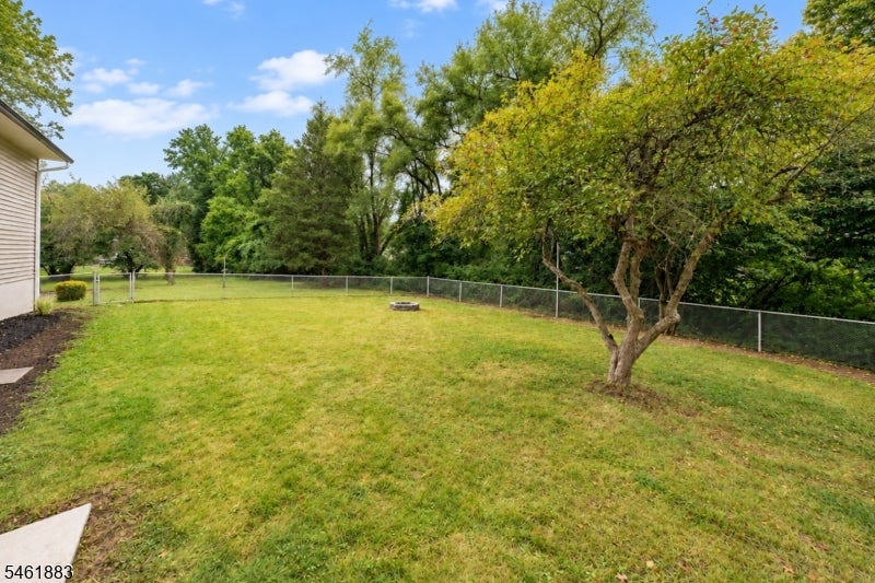157 Circle Dr