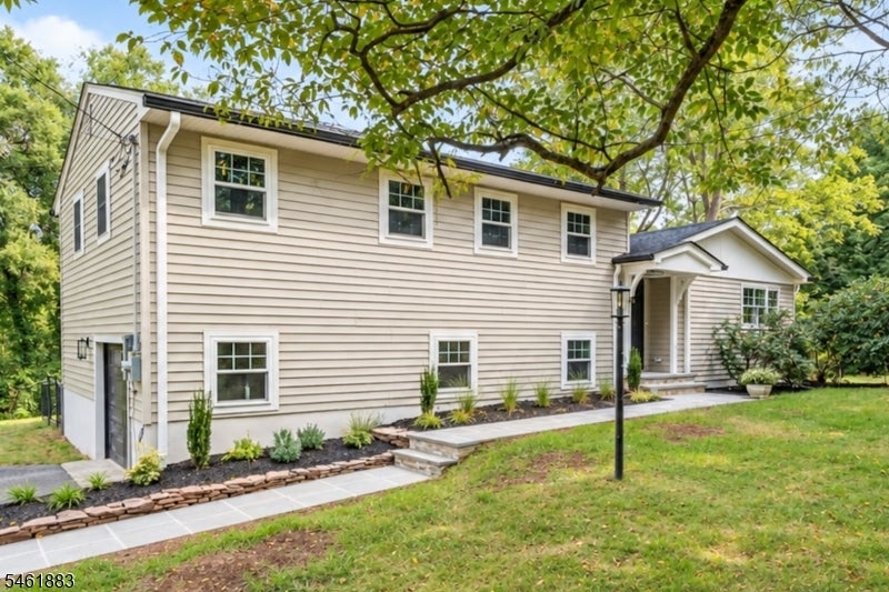 157 Circle Dr
