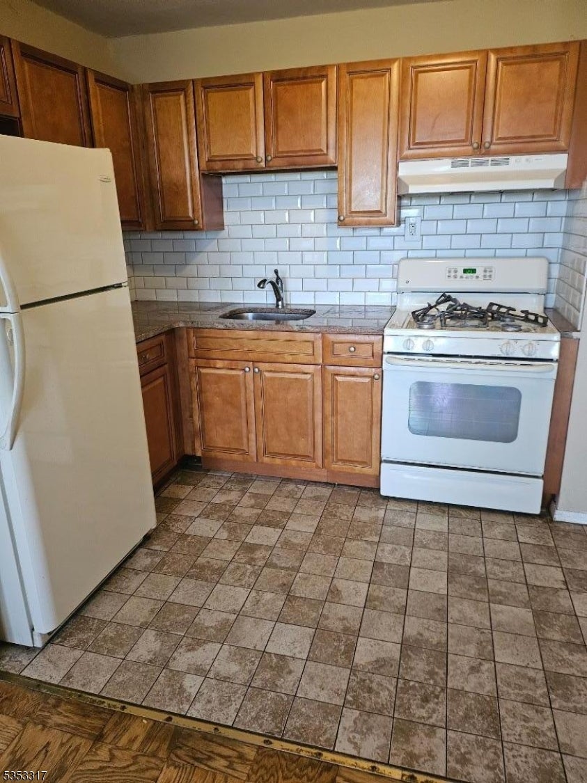 39 E 39Th St 8G