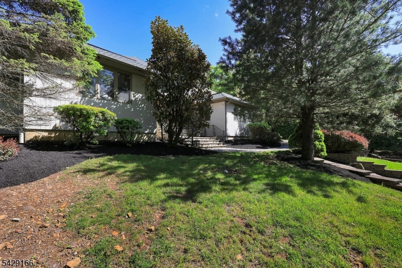 29 Deer Path Cir