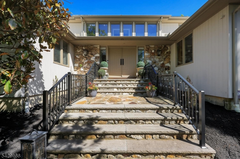 29 Deer Path Cir