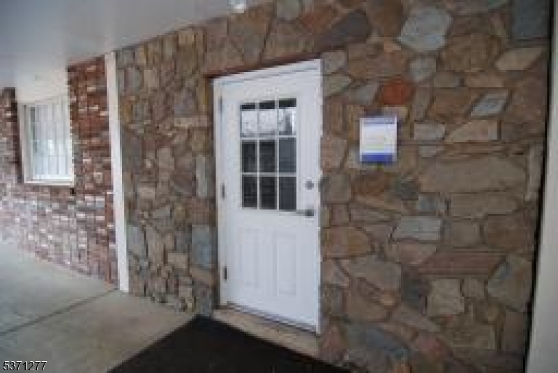 26 Main St