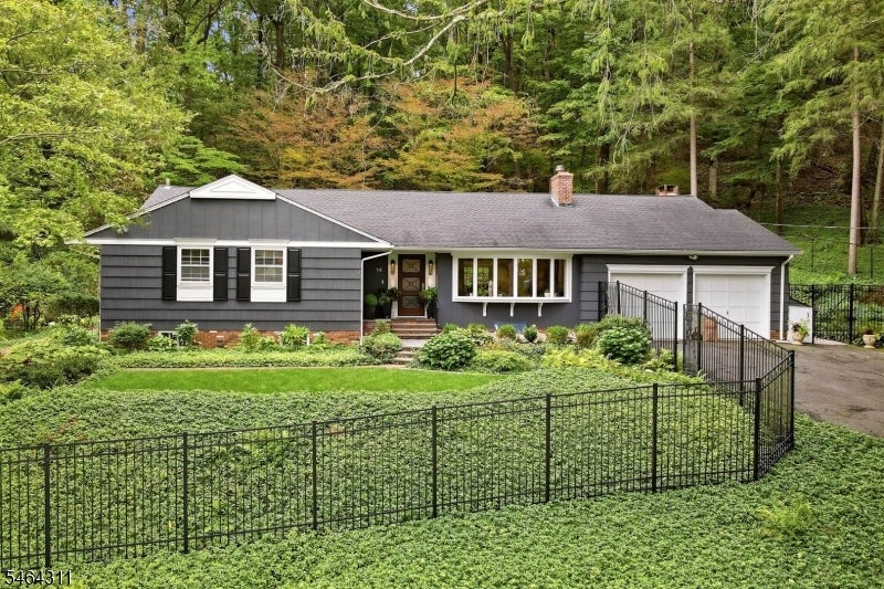 14 Indian Head Road