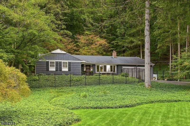 14 Indian Head Road