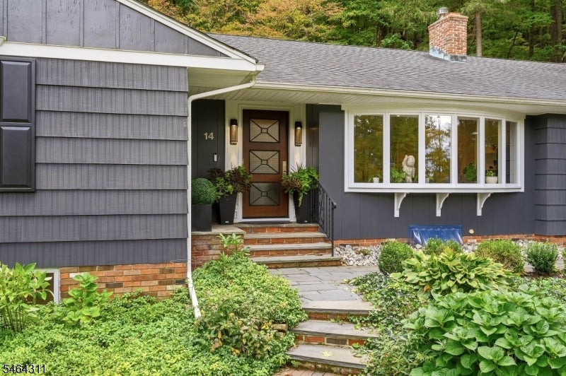 14 Indian Head Road