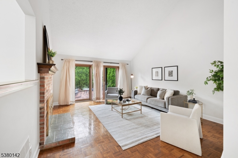 51 Haverford Ct