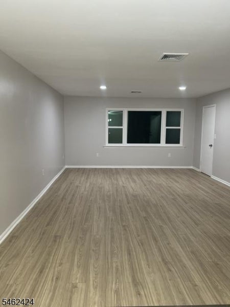 566 2Nd Ave
