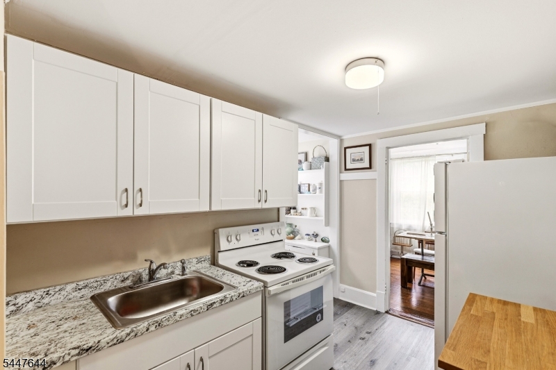 56 Mount Airy Rd 1
