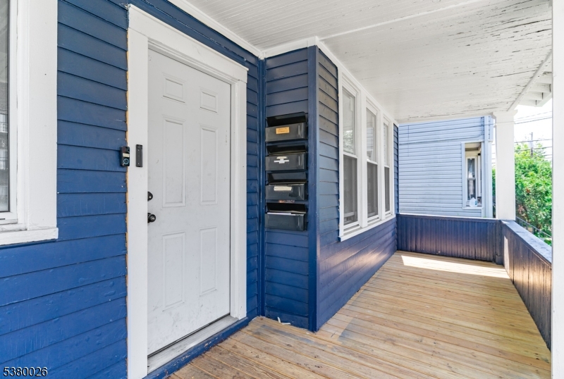 48 Cedar Ave
