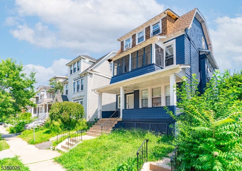 48 Cedar Ave