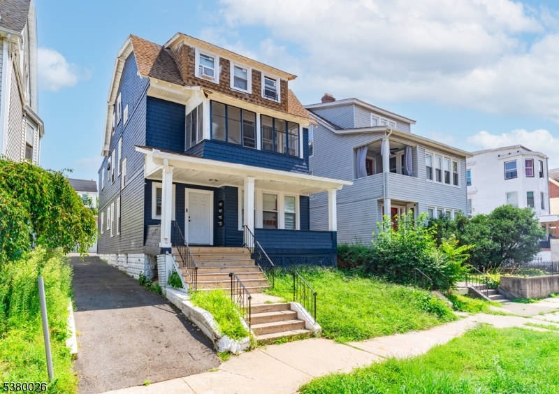 48 Cedar Ave