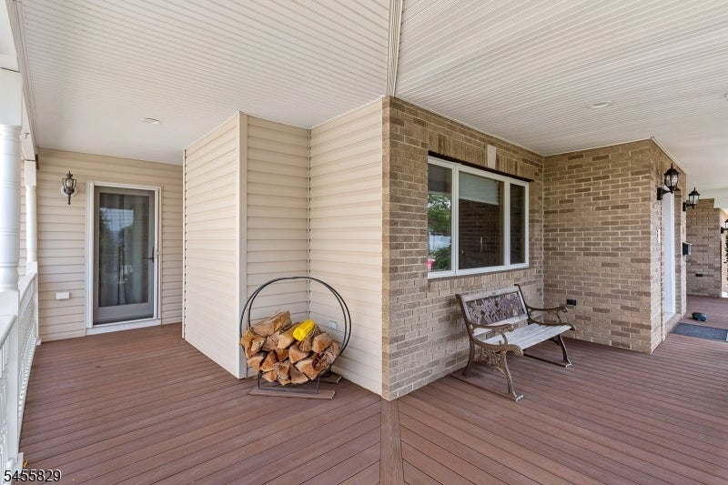 26 Mount Cedar Ave