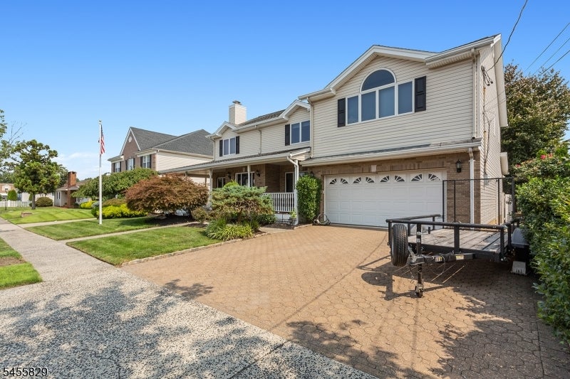 26 Mount Cedar Ave