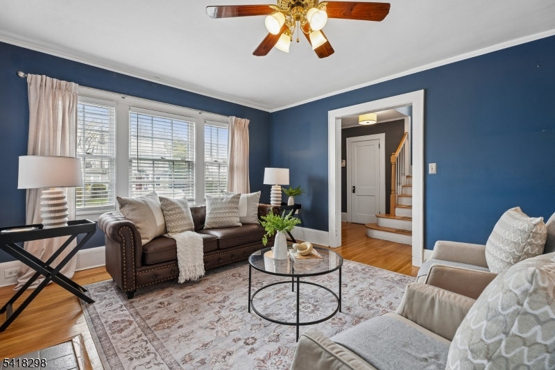 162 SANDFORD AVE