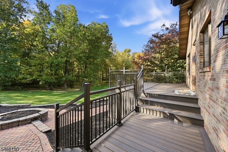 2 Fredonia Ct