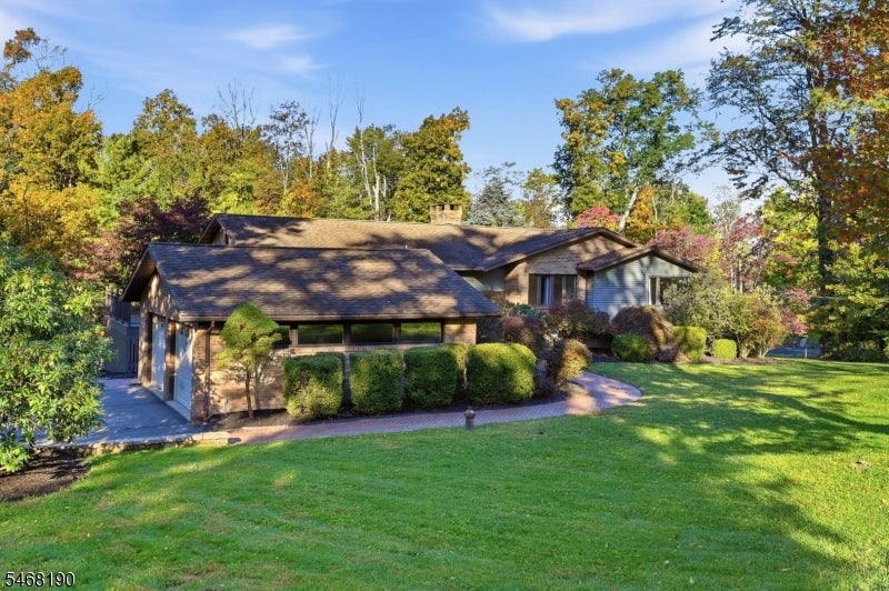 2 Fredonia Ct