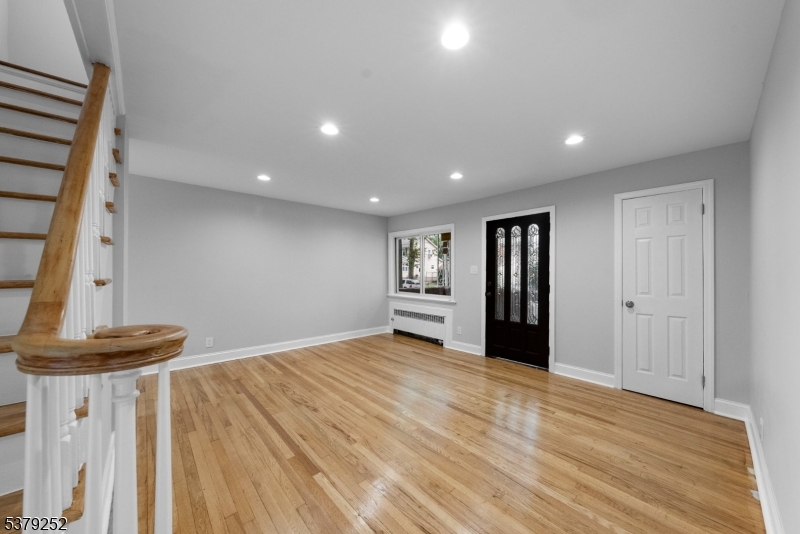 1048 Chester St