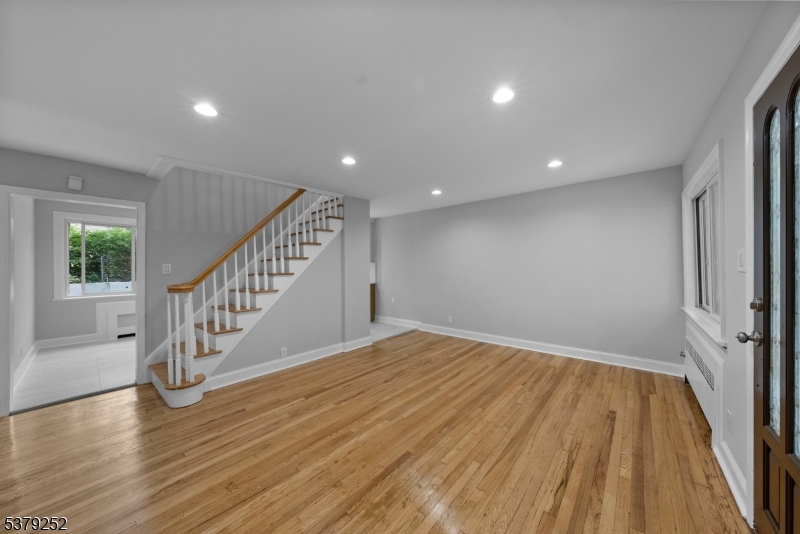1048 Chester St
