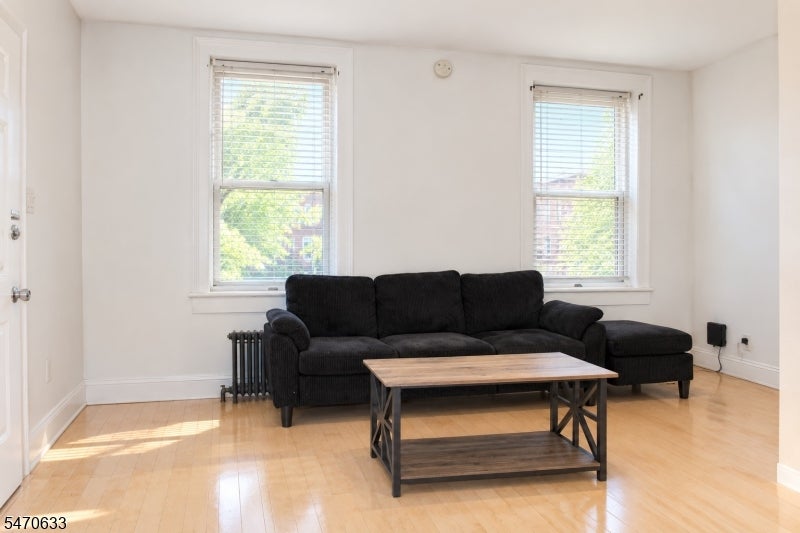 275 Pine St Fl 1 1