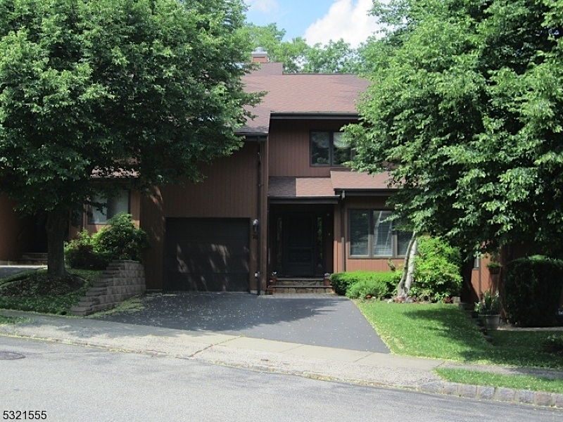 74 Sullivan Dr