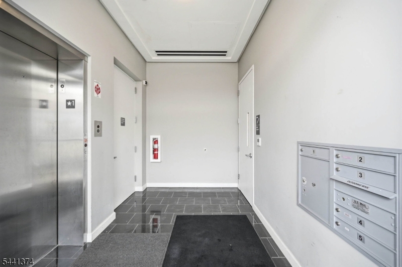 271 Millburn Ave 2A