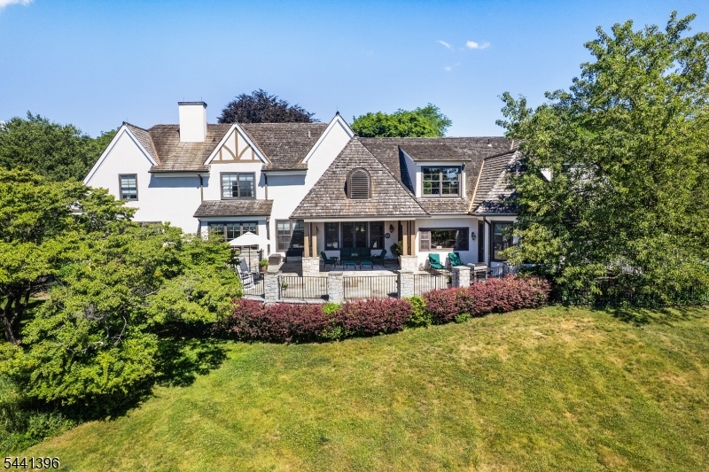 9 Pitney Dr