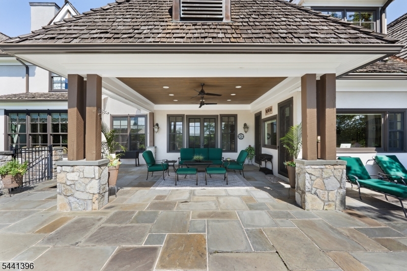 9 Pitney Dr