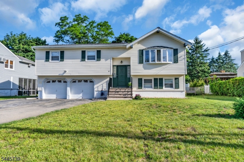 33 Oak Ave