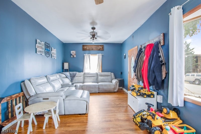 8 Pallant Ave