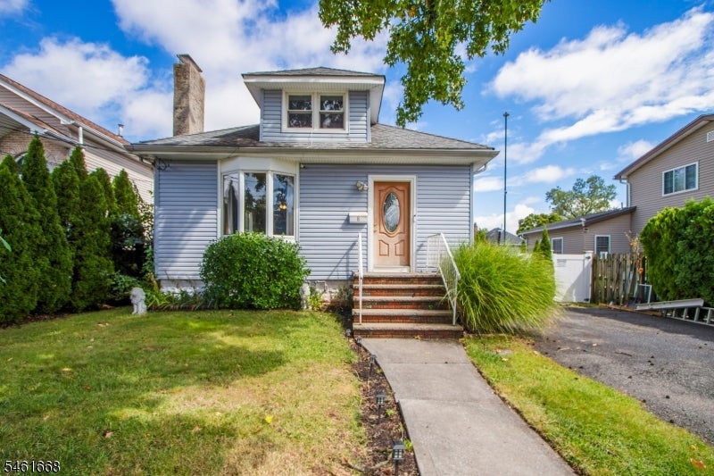 8 Pallant Ave