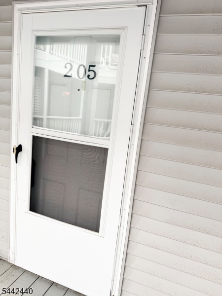 64 Dayton Ct 205