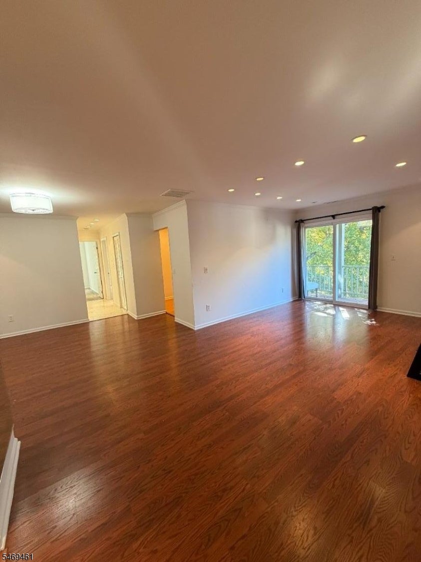 44 Jamestown Rd