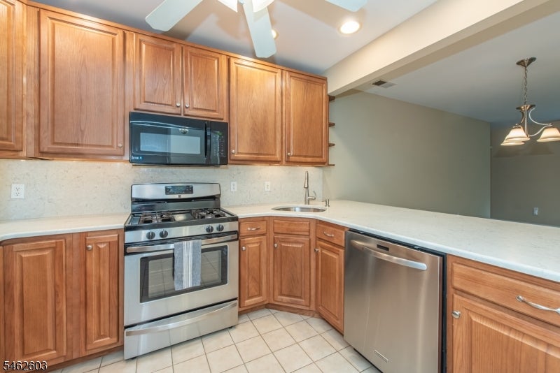 1115 HAMILTON DRIVE
